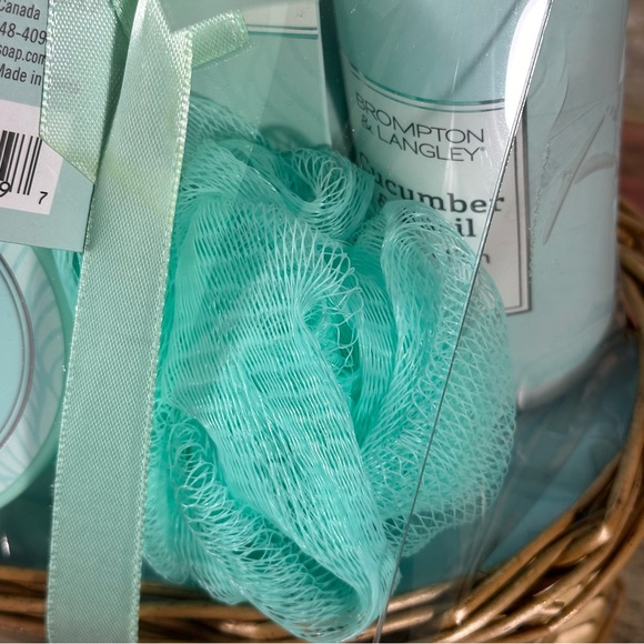 🔥SALE 4/$25 Brompton & Langley Cucumber & Basil 6 Piece Spa Gift, NWT - Picture 9 of 14